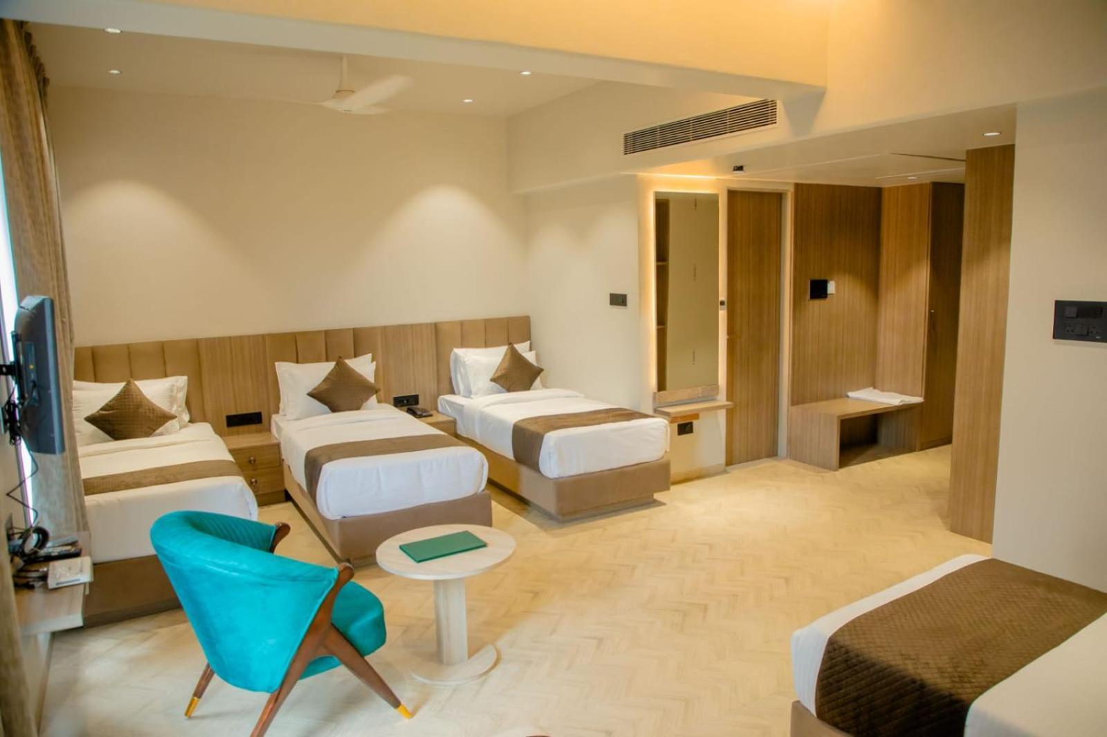 Hotel Narayani Executive Tuljapur Exterior foto